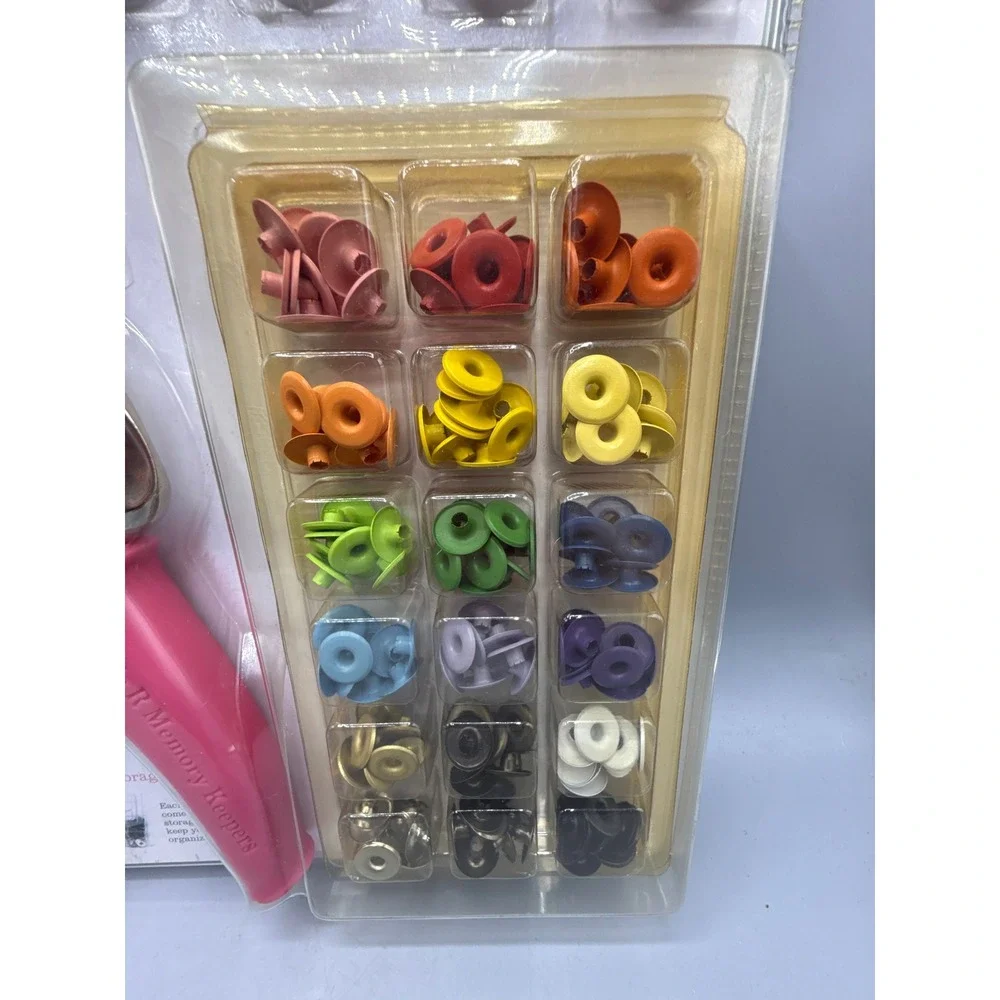We R Memory Keepers Crop-A-Dile Eyelet and Snap Setter Kit 643 Pieces 70910-7